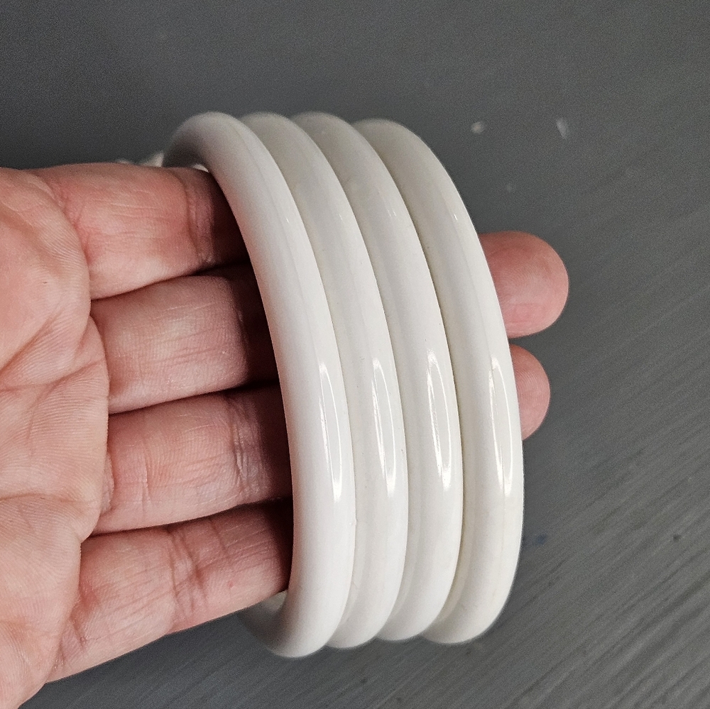 Vtg White Acrylic Bangle Bracelets (Set of 4) .25" - Picture 3 of 5